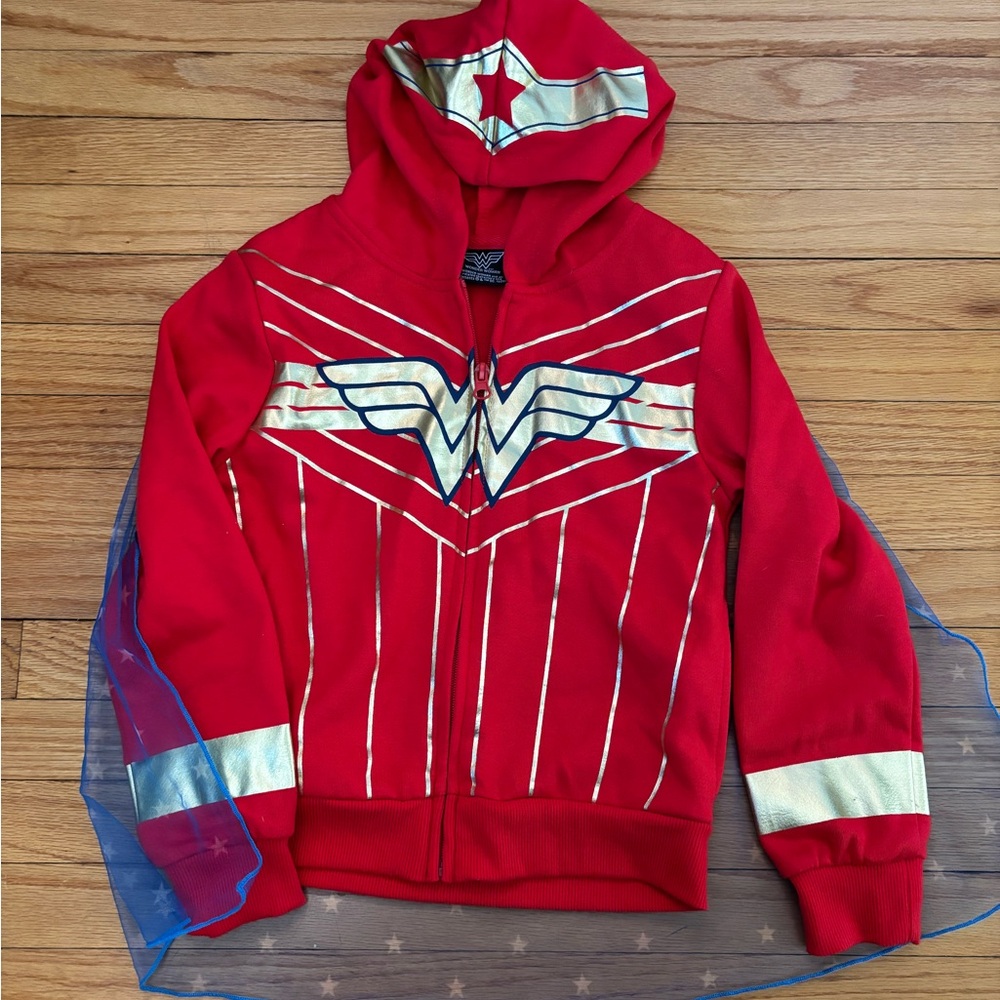 Wonder Woman size 7/8 Kids hoodie w/ cape